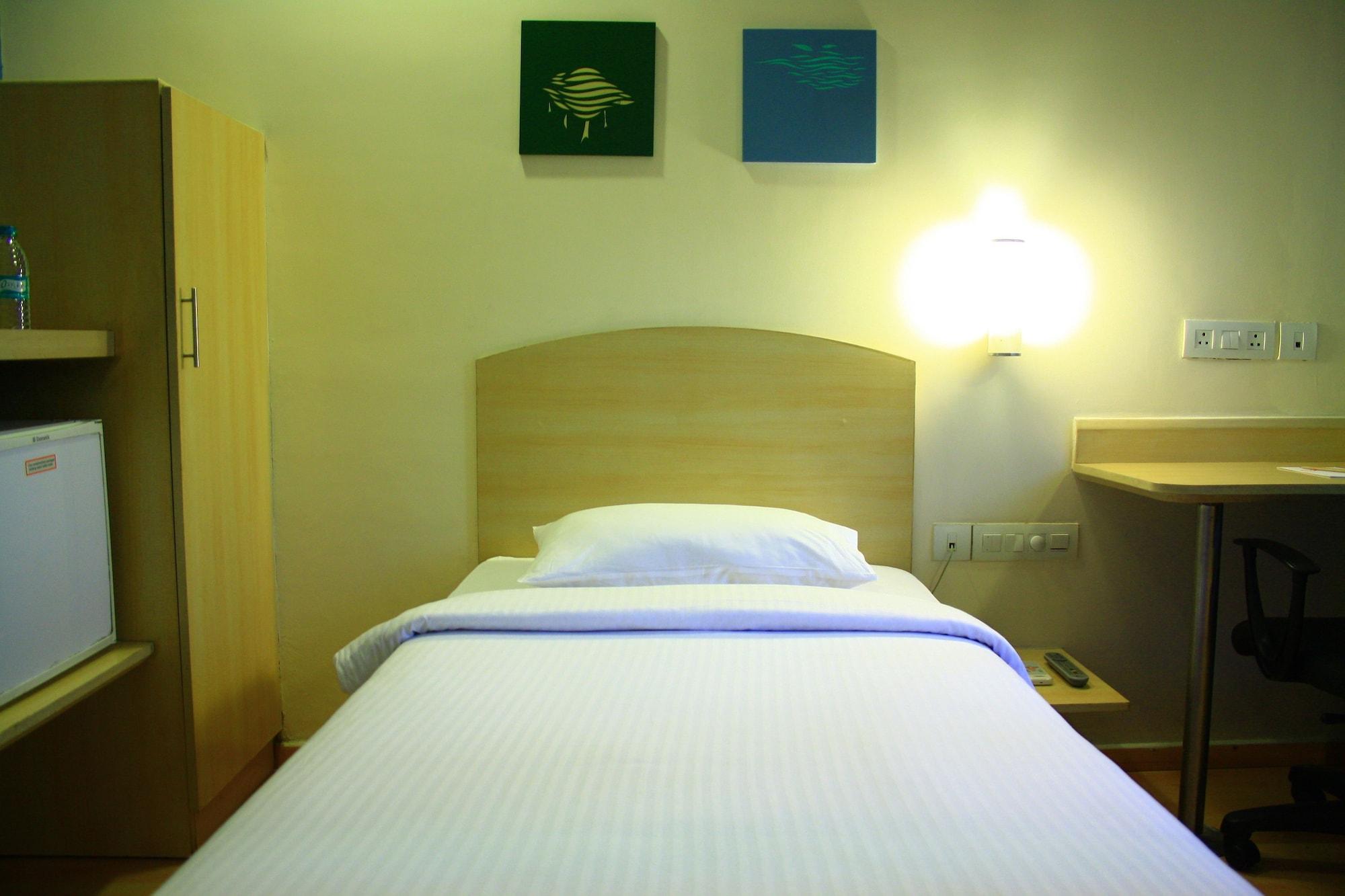 Hotel Manesar Гургаон Экстерьер фото