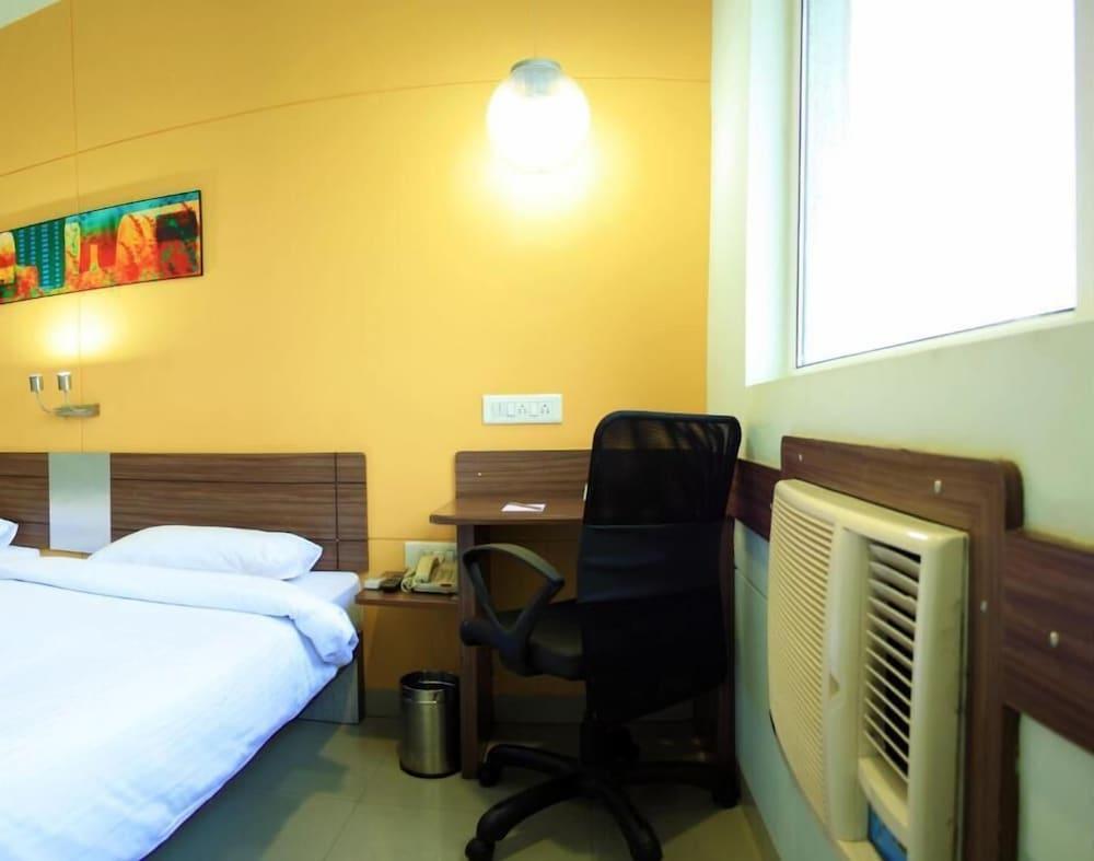 Hotel Manesar Гургаон Экстерьер фото