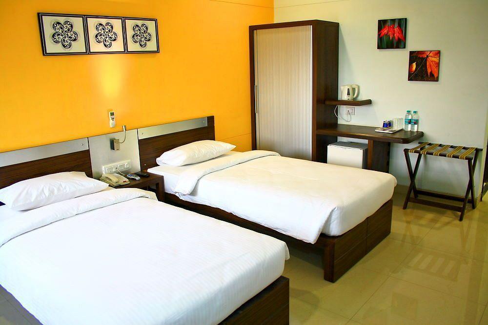 Hotel Manesar Гургаон Экстерьер фото