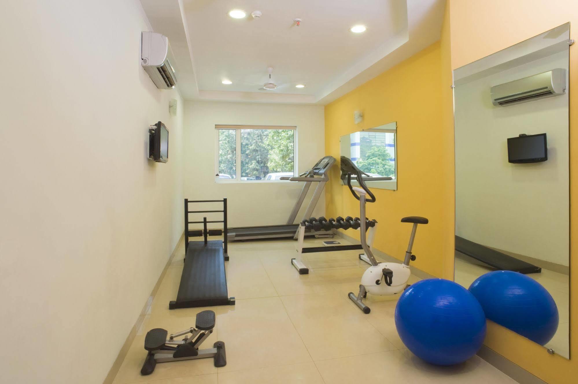 Hotel Manesar Гургаон Экстерьер фото